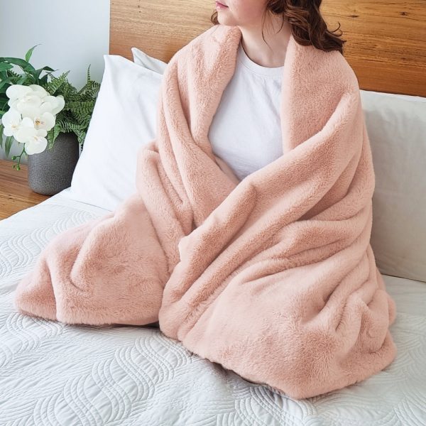 Layla Faux Fur Throw 130x160cm Soft Pink